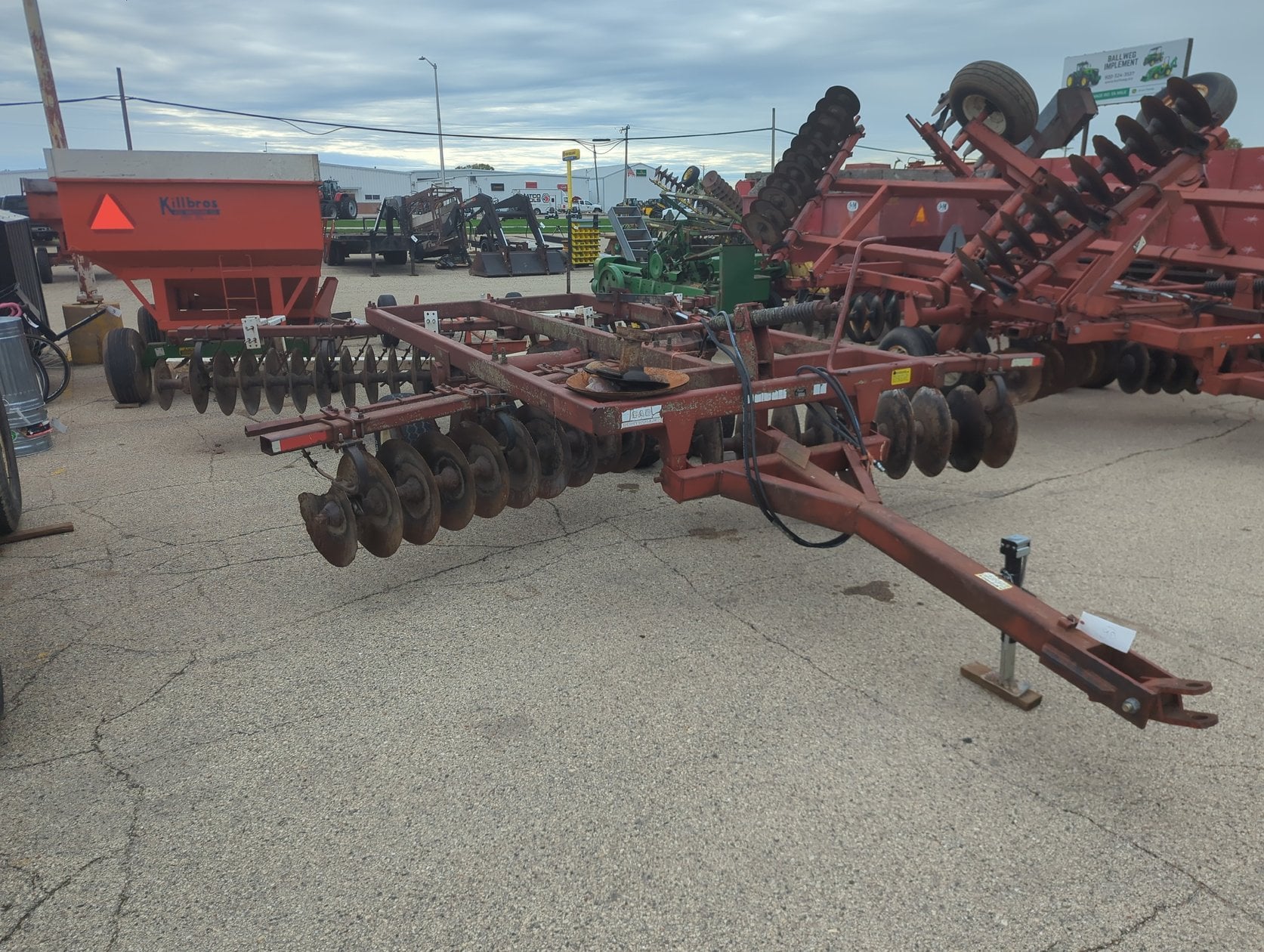 Kewanee 775 Equipment Image0