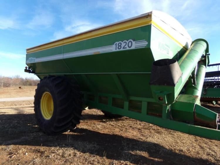 Killbros 1820 Harvesting Grain Carts for Sale | Tractor Zoom