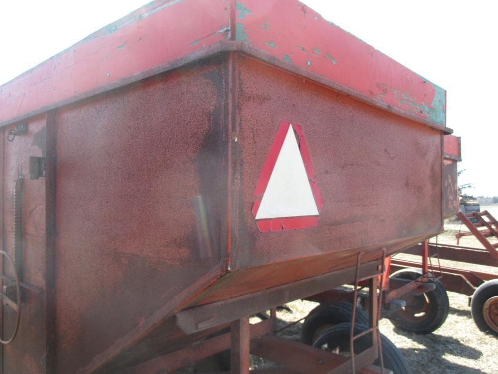 Killbros 300 Harvesting Gravity Wagons for Sale Tractor Zoom