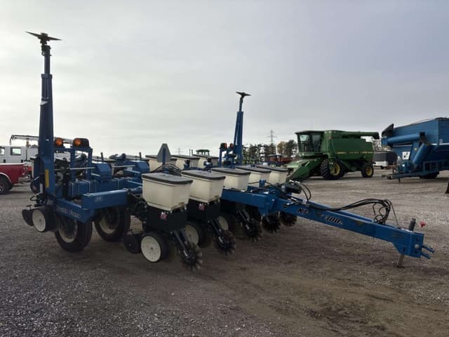 Image of Kinze 3000 equipment image 3