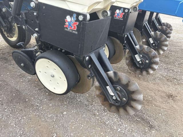 Image of Kinze 3000 equipment image 4