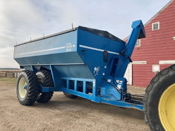 Main image Kinze 1040