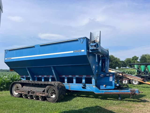 Image of Kinze 1040 equipment image 3