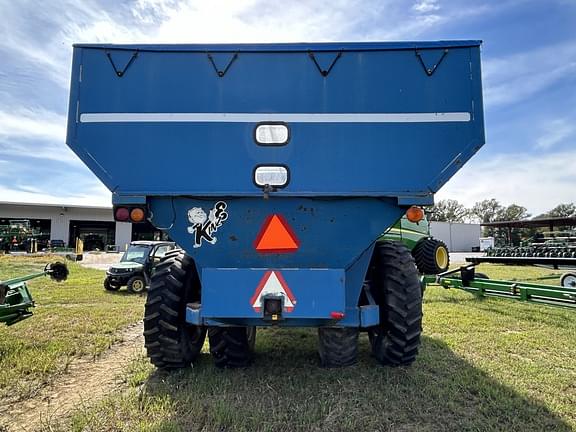 Image of Kinze 1040 equipment image 3