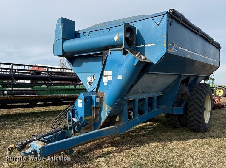 Kinze 1040 Equipment Image0