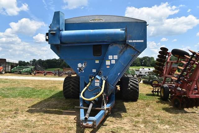 Image of Kinze 1040 equipment image 1