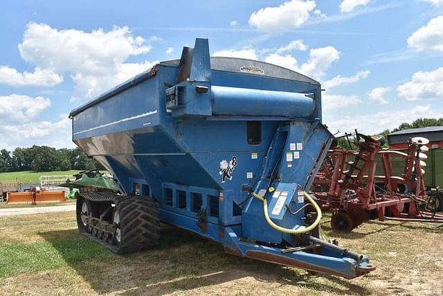 Image of Kinze 1040 equipment image 2
