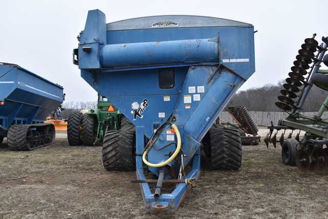 Image of Kinze 1040 equipment image 1