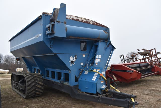 Image of Kinze 1040 equipment image 2