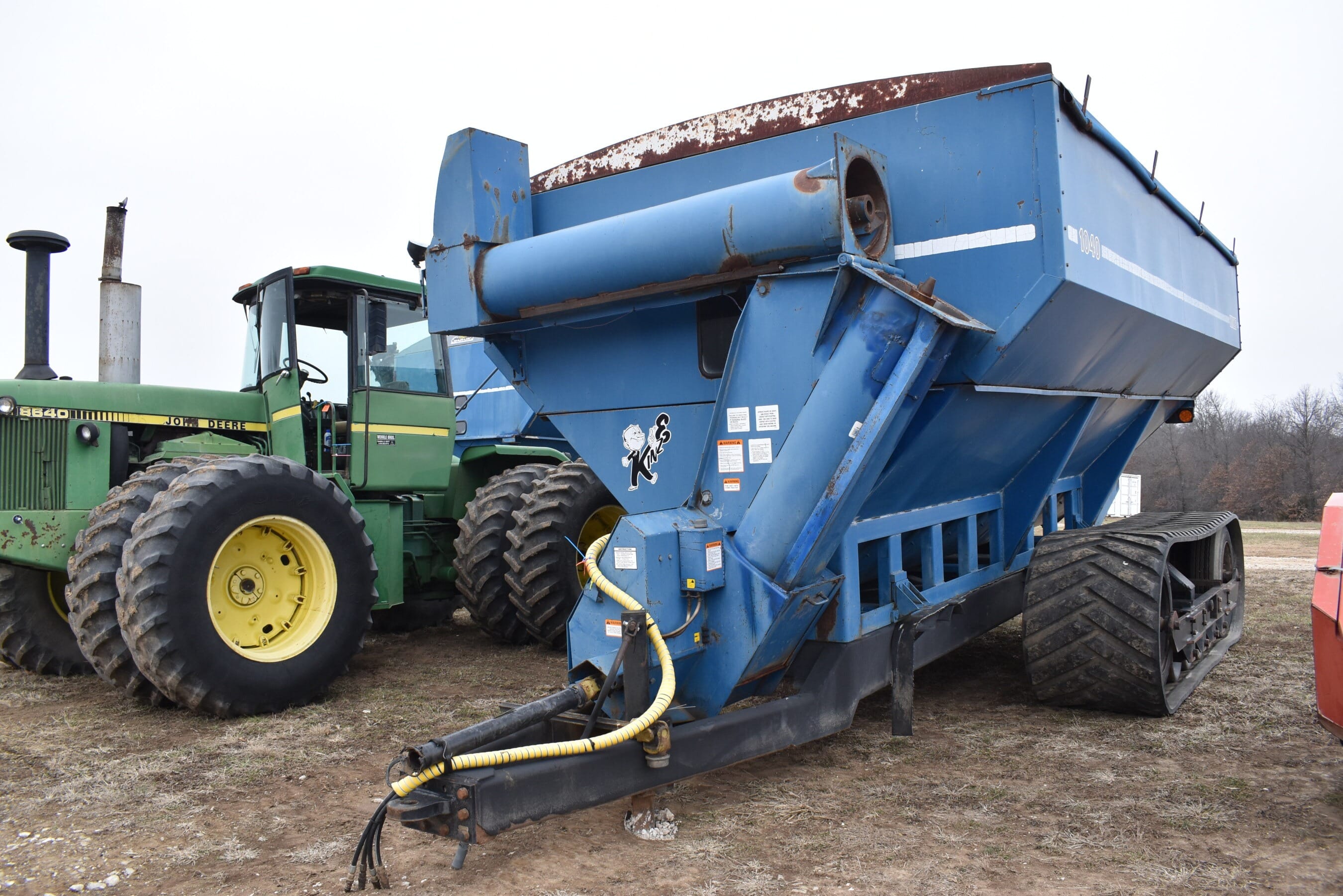 Kinze 1040 Equipment Image0