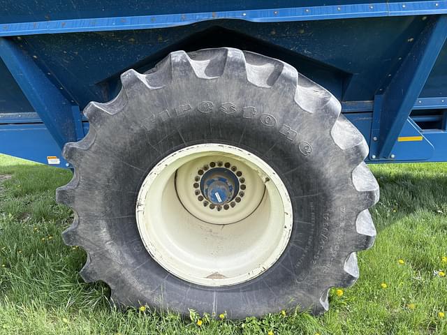 Image of Kinze 1050 equipment image 2