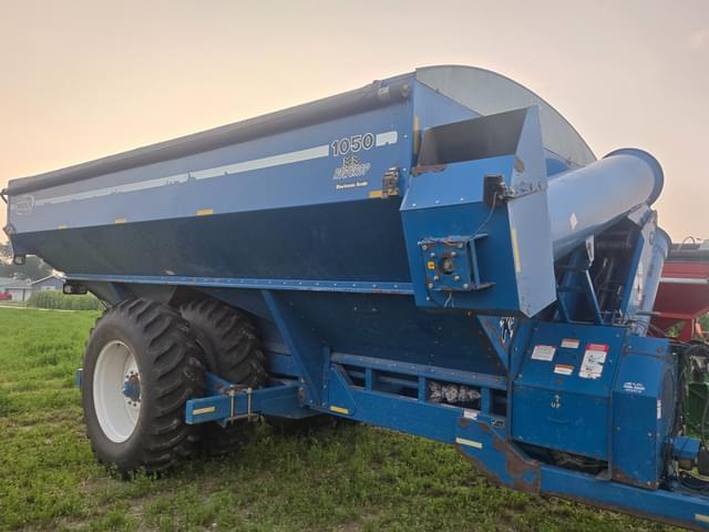 Image of Kinze 1050 equipment image 4
