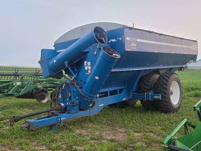 Image of Kinze 1050 equipment image 1