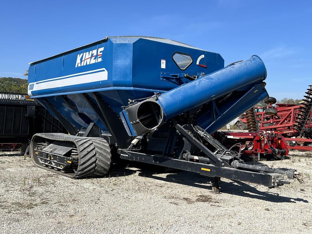 Image of Kinze 1100 Image 0