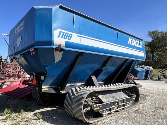 Image of Kinze 1100 equipment image 3