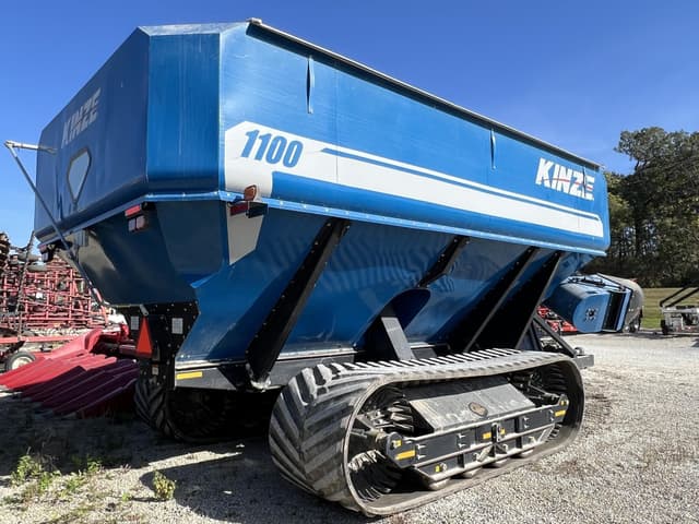Image of Kinze 1100 equipment image 3