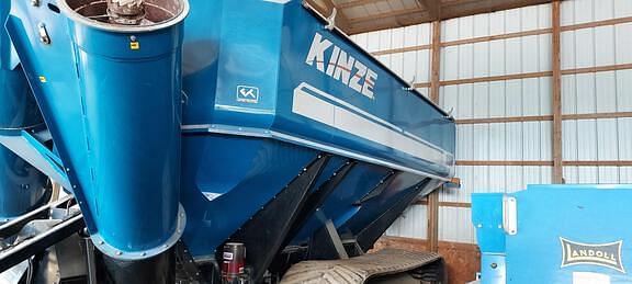 Image of Kinze 1100 equipment image 4