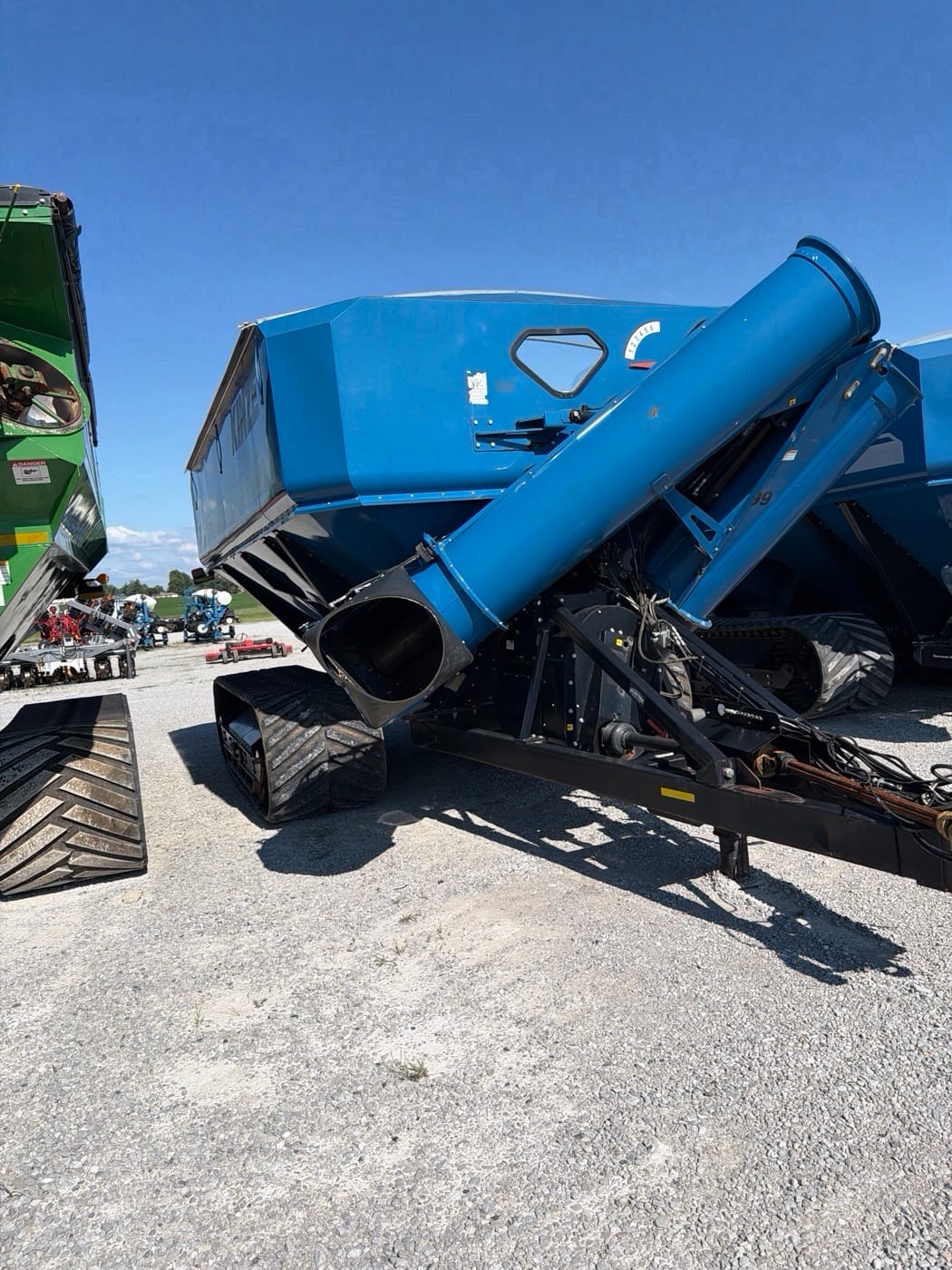 Kinze 1100 Equipment Image0