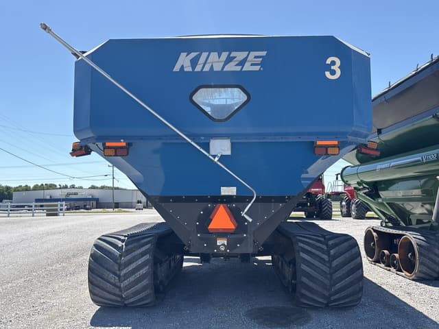 Image of Kinze 1100 equipment image 3