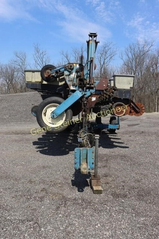 Image of Kinze 2600 equipment image 1