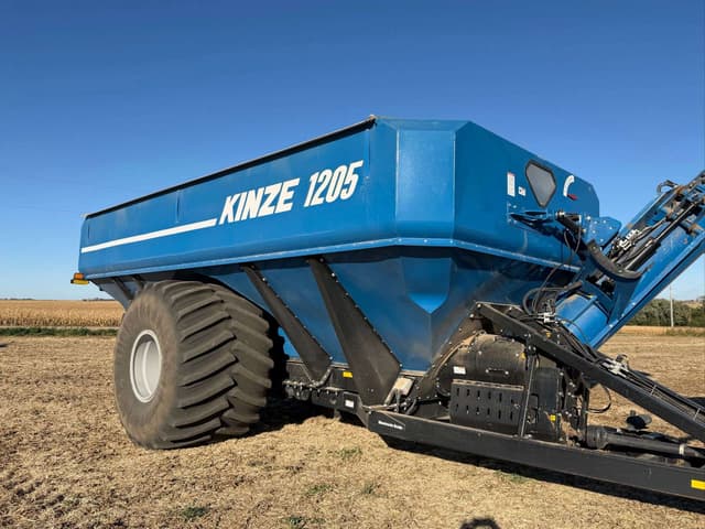 Image of Kinze 1205 equipment image 3
