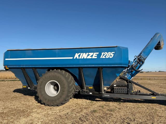 Image of Kinze 1205 equipment image 4