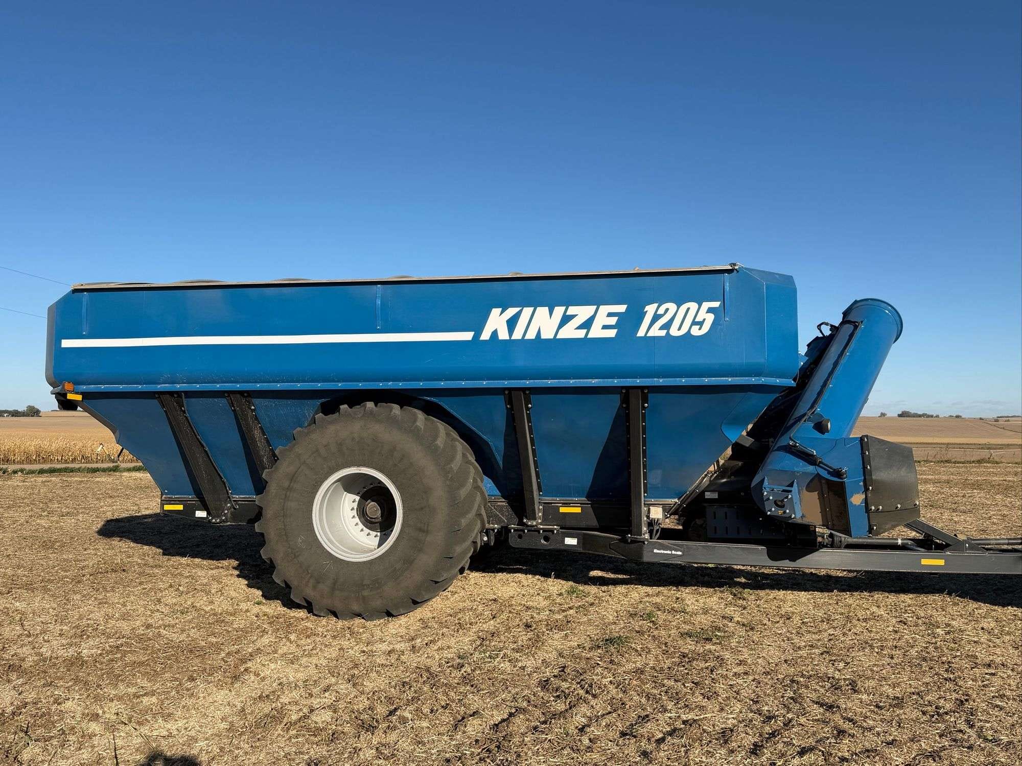 Main image Kinze 1205