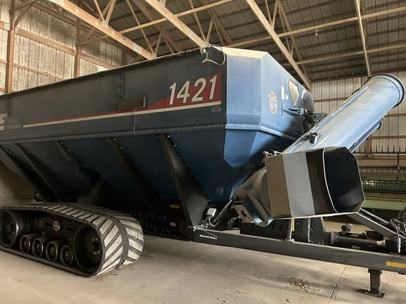 Image of Kinze 1421 equipment image 4