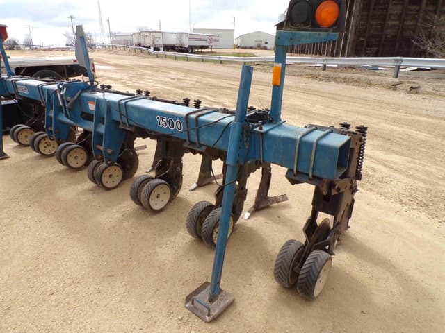 Image of Kinze 1500 equipment image 3