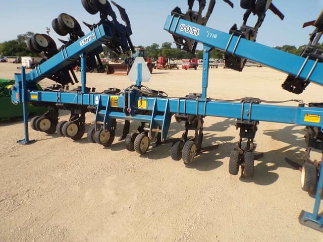 Image of Kinze 1500 equipment image 2