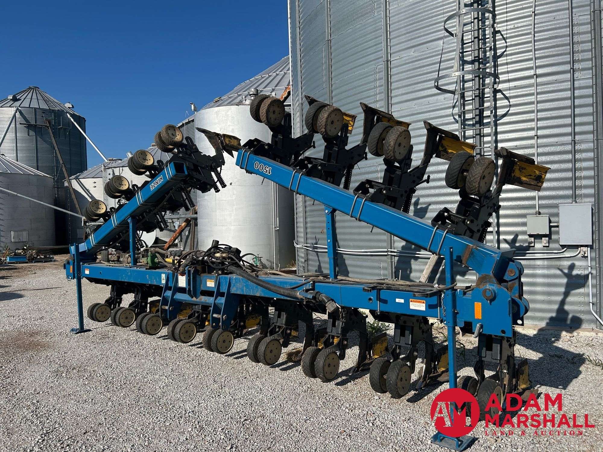 Kinze 1500 Equipment Image0