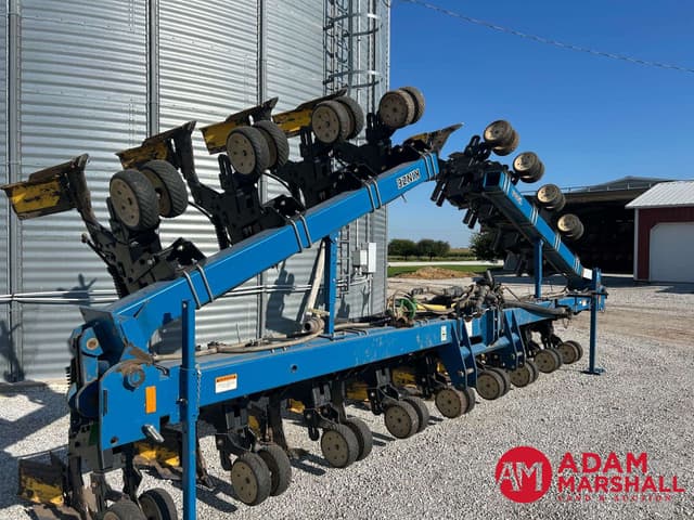 Image of Kinze 1500 equipment image 1