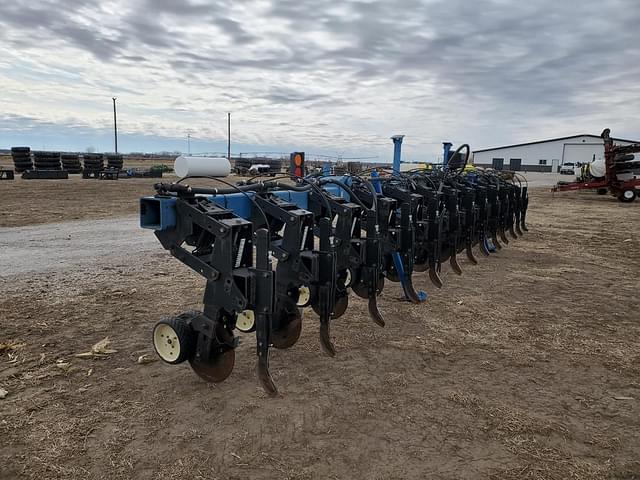 Image of Kinze 1500 equipment image 4