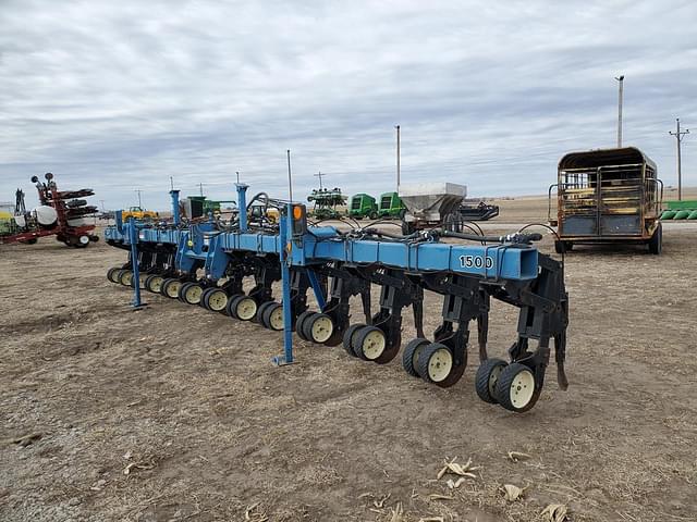 Image of Kinze 1500 equipment image 2