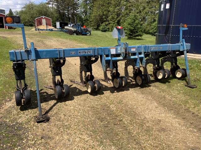 Image of Kinze 1500 equipment image 1