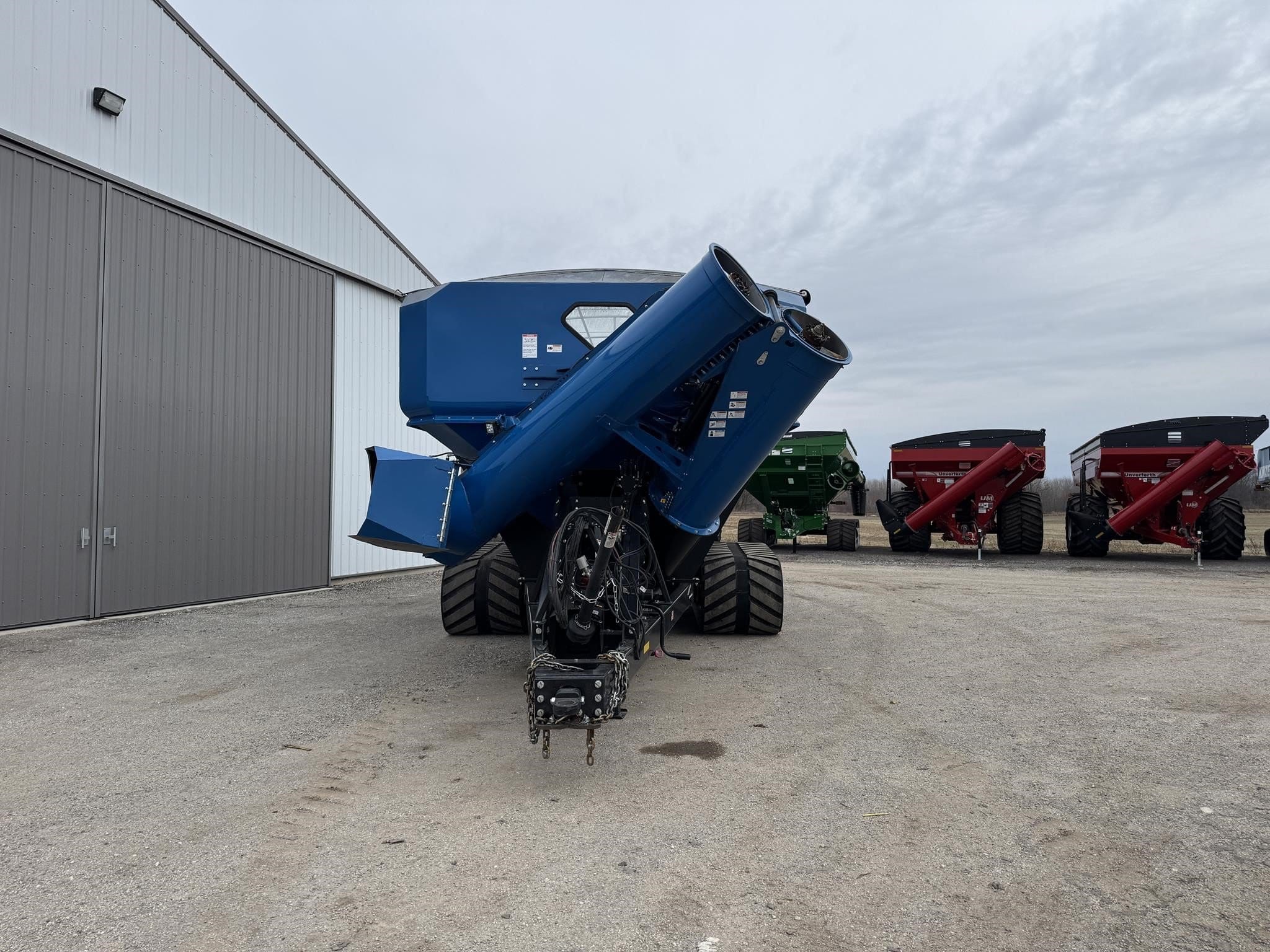 2023 Kinze 1521 Equipment Image0
