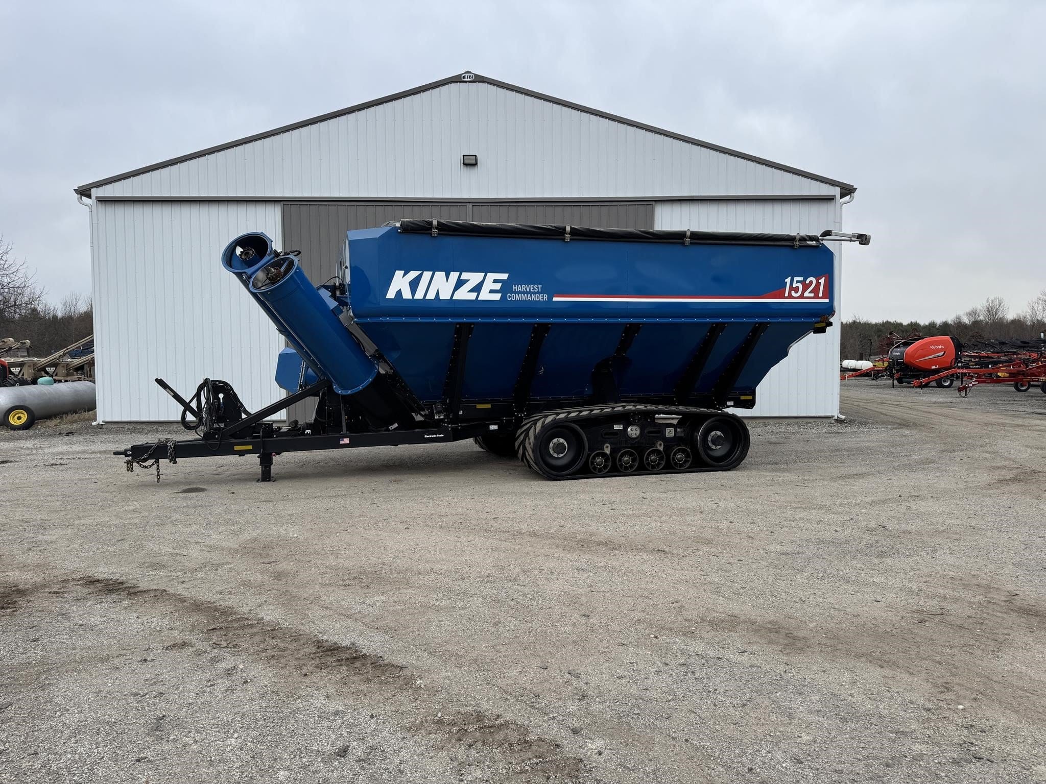 2023 Kinze 1521 Equipment Image0