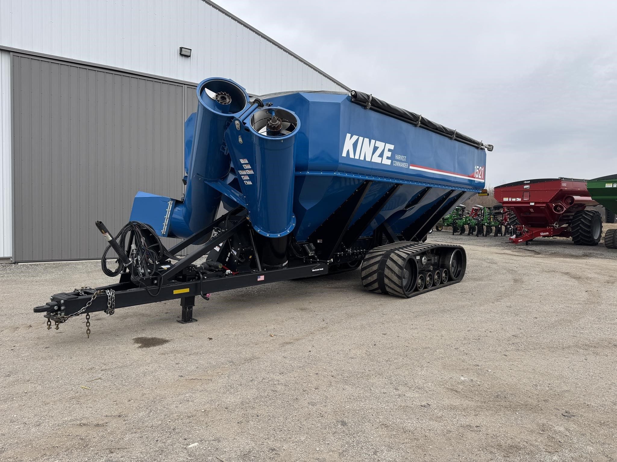 2023 Kinze 1521 Equipment Image0