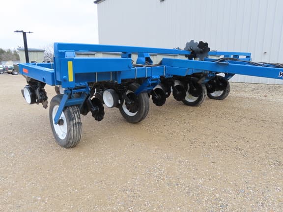 Image of Kinze 2000 equipment image 4