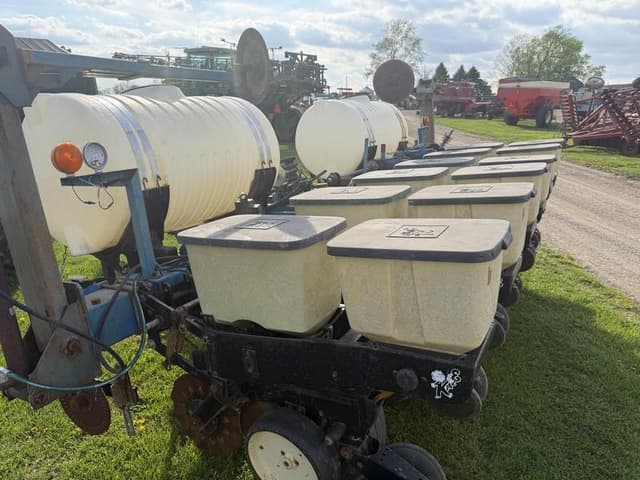 Image of Kinze 2000 equipment image 4