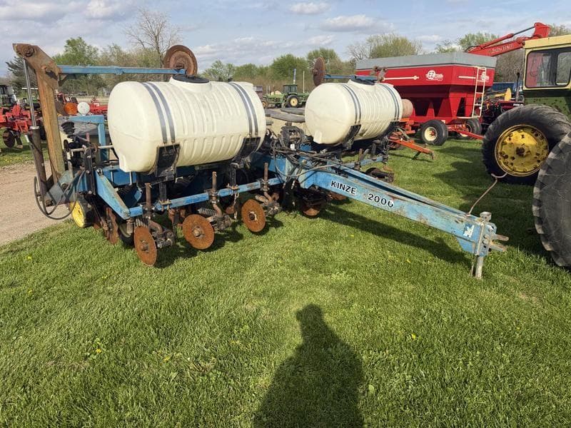 Image of Kinze 2000 Primary image