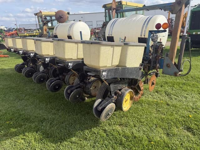 Image of Kinze 2000 equipment image 3