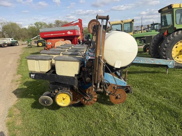 Image of Kinze 2000 equipment image 2