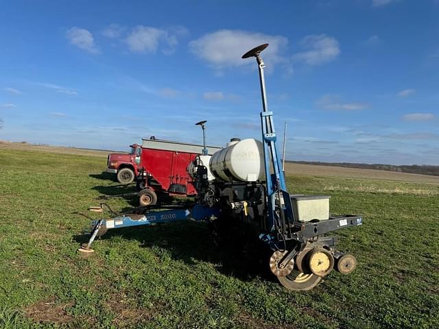 Image of Kinze 2000 equipment image 2