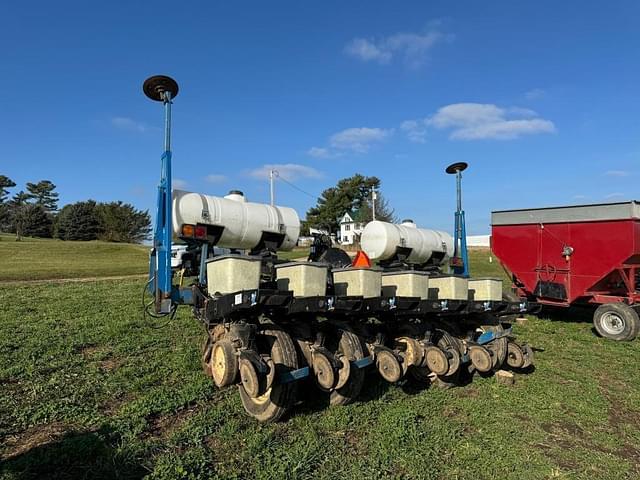 Image of Kinze 2000 equipment image 3