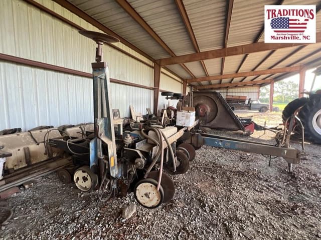 Image of Kinze 2000 equipment image 1