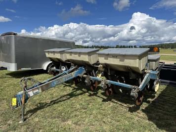 Main image Kinze 2000