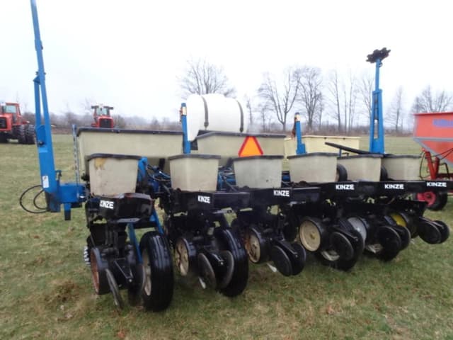 Image of Kinze 2000 equipment image 2