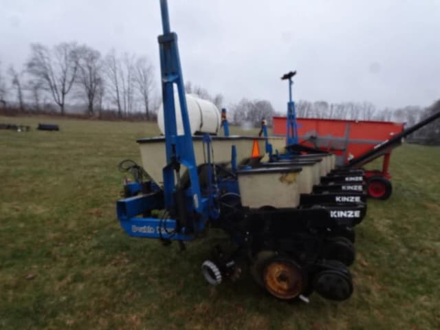 Image of Kinze 2000 equipment image 1