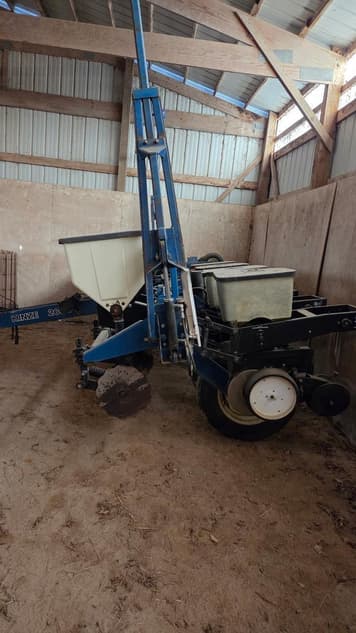 Main image Kinze 2000